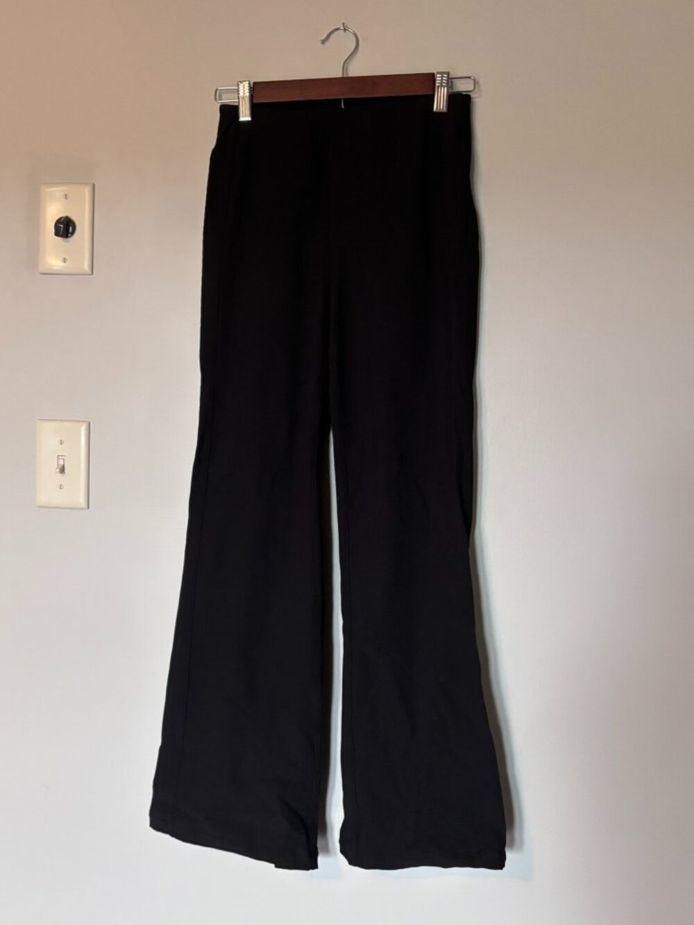 Ribbed Black Flare Bottomed Yoga Pants, no pockets, size M